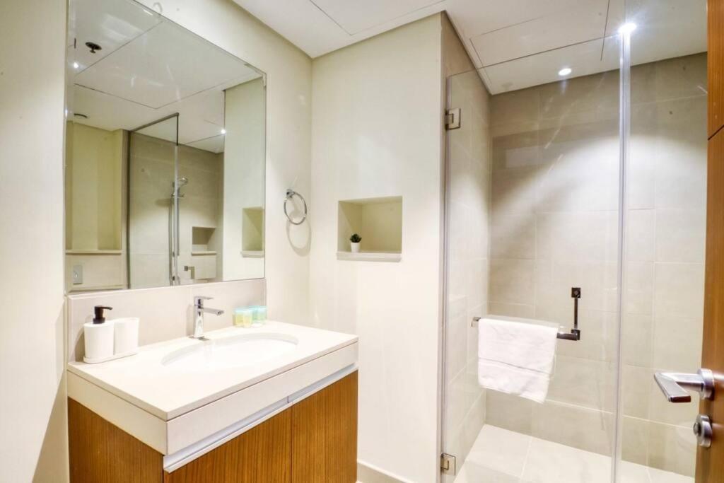 Apartment Creek Harbour - Beautiful 3br + Maids