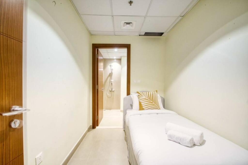 Apartment Creek Harbour - Beautiful 3br + Maids *